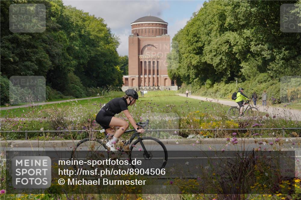 14.09.2025 - Stadtparktriathlon Michael Burmester http://msf.ph/oto/8904506 14.09.2025 11:27:53 Radfahren 833, 848, 853, 872, 890, 897, 916, 990, 1009 meine-sportfotos.de