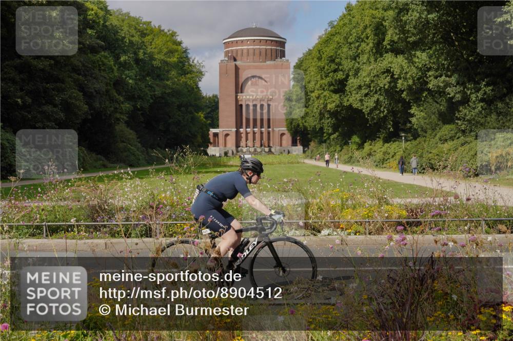 14.09.2025 - Stadtparktriathlon Michael Burmester http://msf.ph/oto/8904512 14.09.2025 11:28:09 Radfahren 854, 925, 941 meine-sportfotos.de