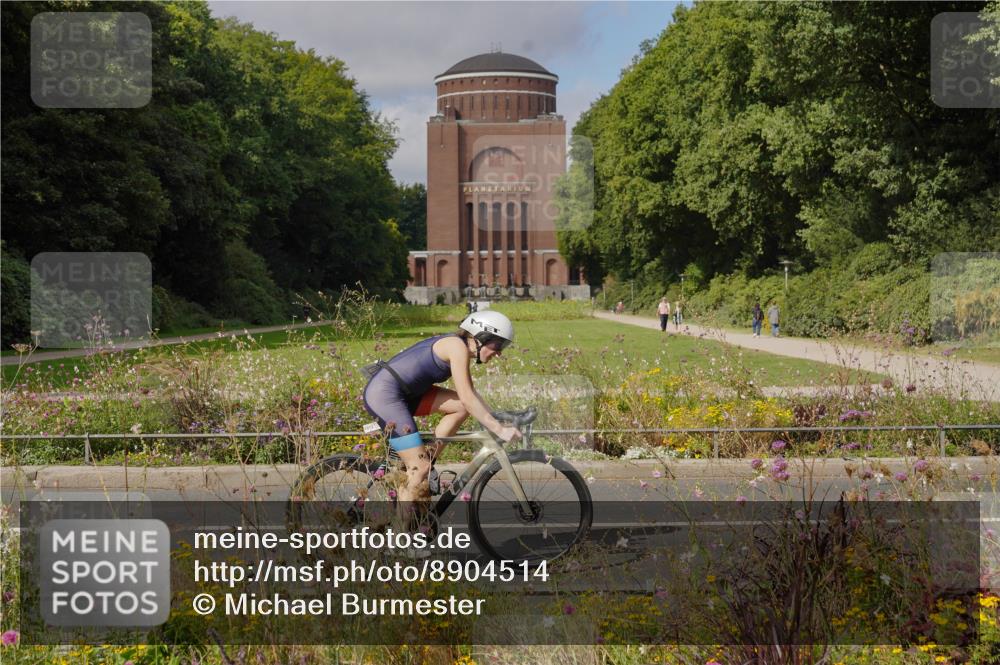 14.09.2025 - Stadtparktriathlon Michael Burmester http://msf.ph/oto/8904514 14.09.2025 11:28:20 Radfahren 1012 meine-sportfotos.de
