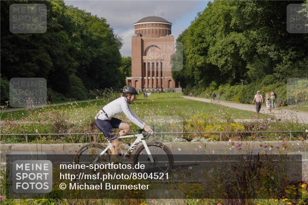 14.09.2025 - Stadtparktriathlon Michael Burmester http://msf.ph/oto/8904521 14.09.2025 11:28:52 Radfahren 938, 973, 982, 984, 989, 1018, 1019 meine-sportfotos.de
