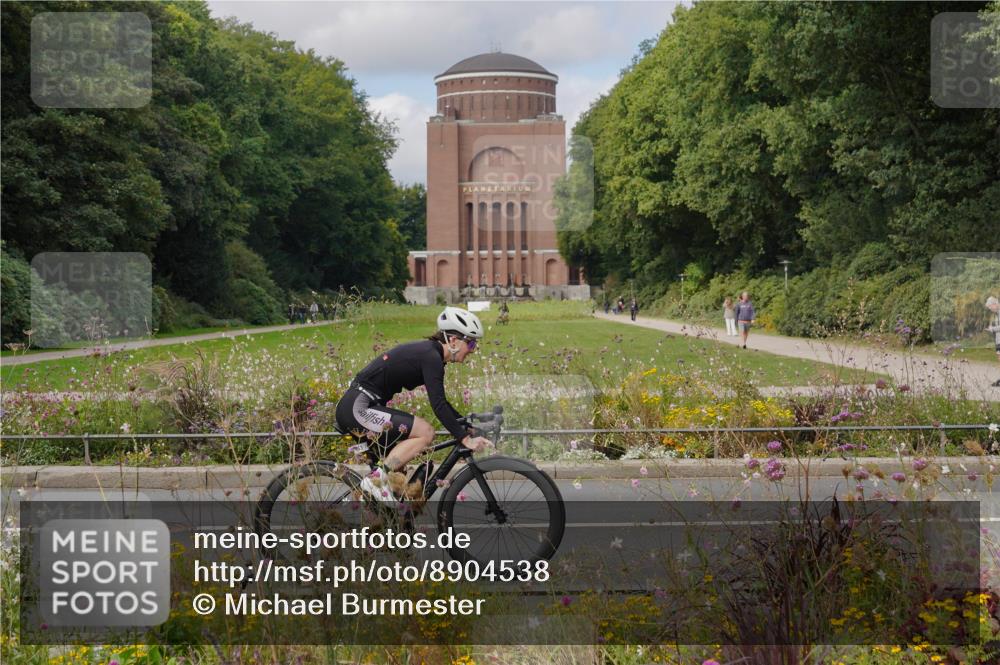 14.09.2025 - Stadtparktriathlon Michael Burmester http://msf.ph/oto/8904538 14.09.2025 11:30:26 Radfahren 927, 963 meine-sportfotos.de