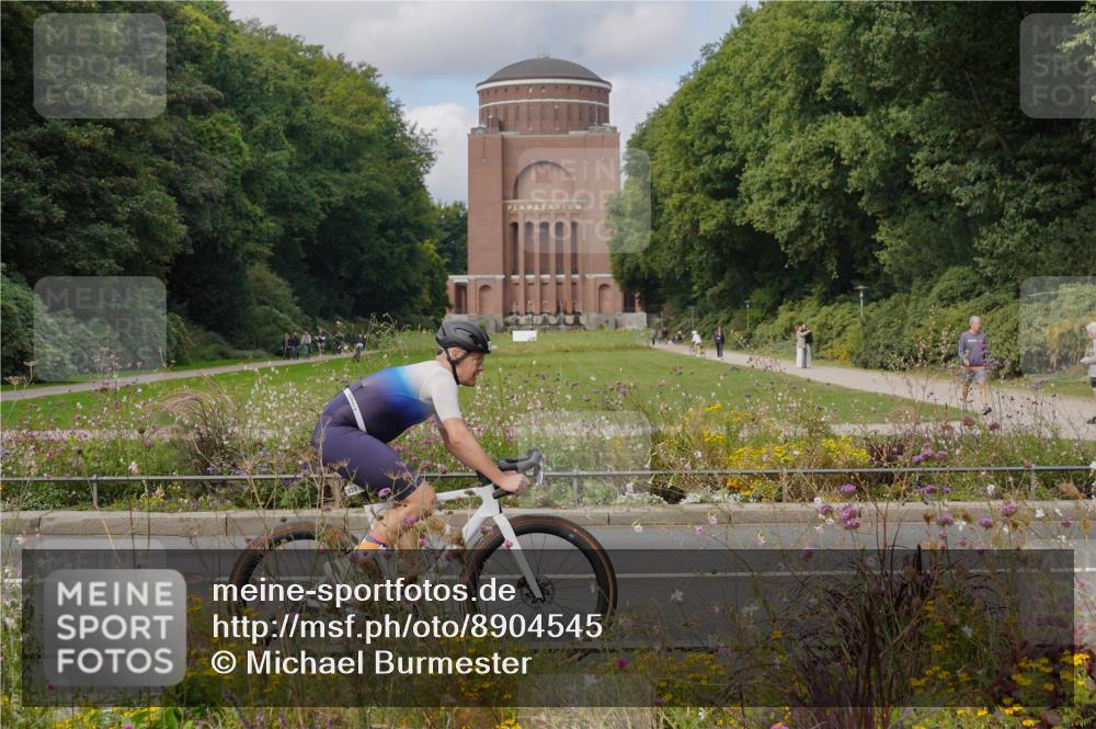 14.09.2025 - Stadtparktriathlon Michael Burmester http://msf.ph/oto/8904545 14.09.2025 11:30:39 Radfahren 822, 829, 850, 855, 952, 960, 1014 meine-sportfotos.de