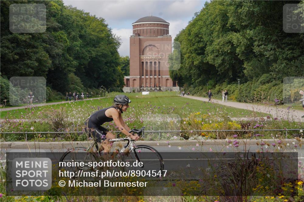 14.09.2025 - Stadtparktriathlon Michael Burmester http://msf.ph/oto/8904547 14.09.2025 11:30:53 Radfahren 882, 929, 945, 964, 998 meine-sportfotos.de