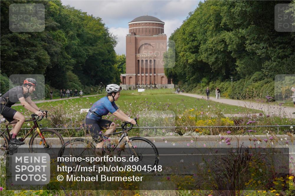 14.09.2025 - Stadtparktriathlon Michael Burmester http://msf.ph/oto/8904548 14.09.2025 11:30:57 Radfahren 862, 882, 929, 945, 964, 987, 998 meine-sportfotos.de