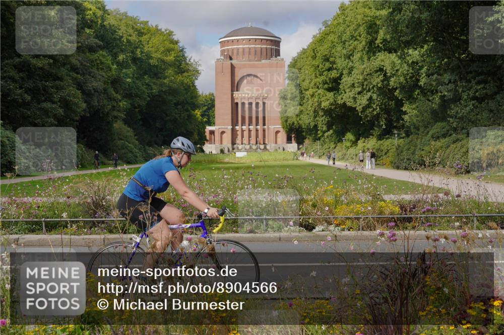 14.09.2025 - Stadtparktriathlon Michael Burmester http://msf.ph/oto/8904566 14.09.2025 11:31:42 Radfahren 876, 893, 895, 940, 958 meine-sportfotos.de