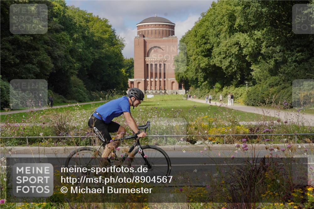 14.09.2025 - Stadtparktriathlon Michael Burmester http://msf.ph/oto/8904567 14.09.2025 11:31:47 Radfahren 876, 895, 948, 958 meine-sportfotos.de