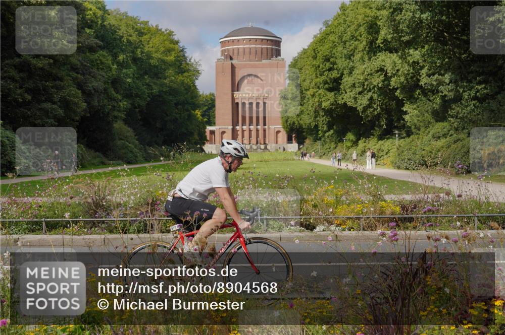 14.09.2025 - Stadtparktriathlon Michael Burmester http://msf.ph/oto/8904568 14.09.2025 11:31:48 Radfahren 876, 895, 948, 958 meine-sportfotos.de