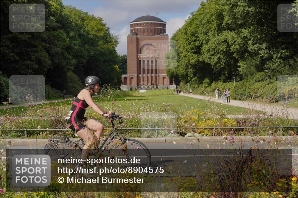 14.09.2025 - Stadtparktriathlon Michael Burmester http://msf.ph/oto/8904575 14.09.2025 11:32:16 Radfahren 894, 966, 968, 974, 997, 1017 meine-sportfotos.de