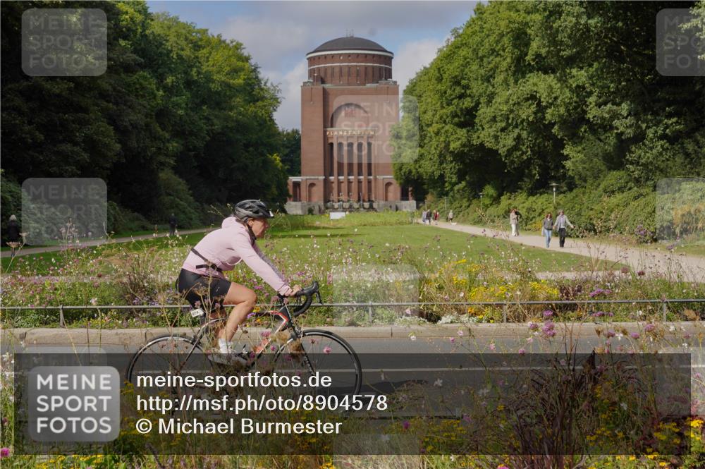14.09.2025 - Stadtparktriathlon Michael Burmester http://msf.ph/oto/8904578 14.09.2025 11:32:22 Radfahren 894, 968, 974, 997, 1017 meine-sportfotos.de
