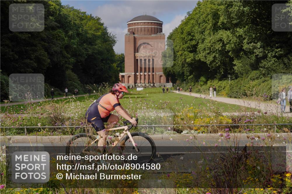 14.09.2025 - Stadtparktriathlon Michael Burmester http://msf.ph/oto/8904580 14.09.2025 11:32:41 Radfahren 936, 950, 967, 986 meine-sportfotos.de