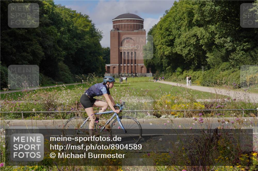 14.09.2025 - Stadtparktriathlon Michael Burmester http://msf.ph/oto/8904589 14.09.2025 11:33:19 Radfahren 824, 946, 980, 992, 1005, 1011, 1067 meine-sportfotos.de