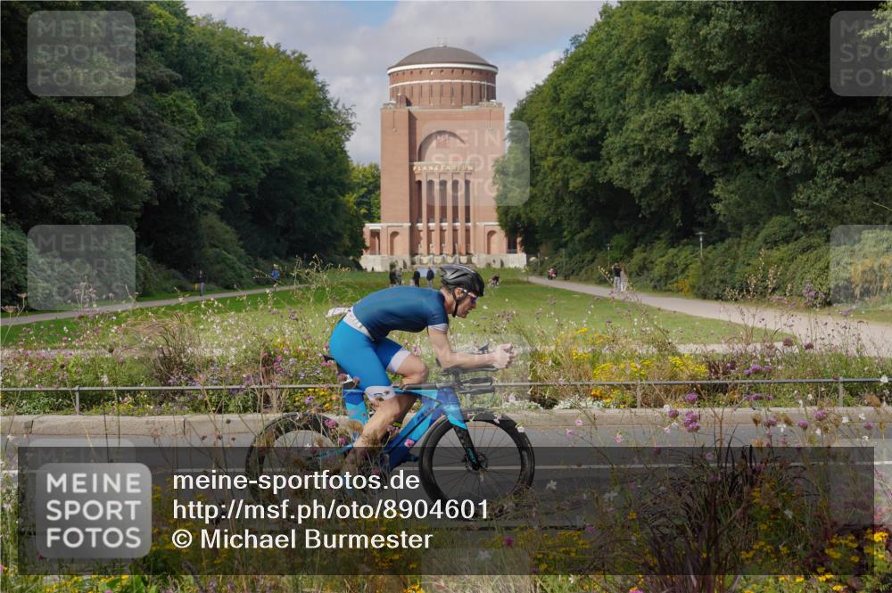 14.09.2025 - Stadtparktriathlon Michael Burmester http://msf.ph/oto/8904601 14.09.2025 11:34:08 Radfahren 911, 942, 1000, 1015, 1036 meine-sportfotos.de