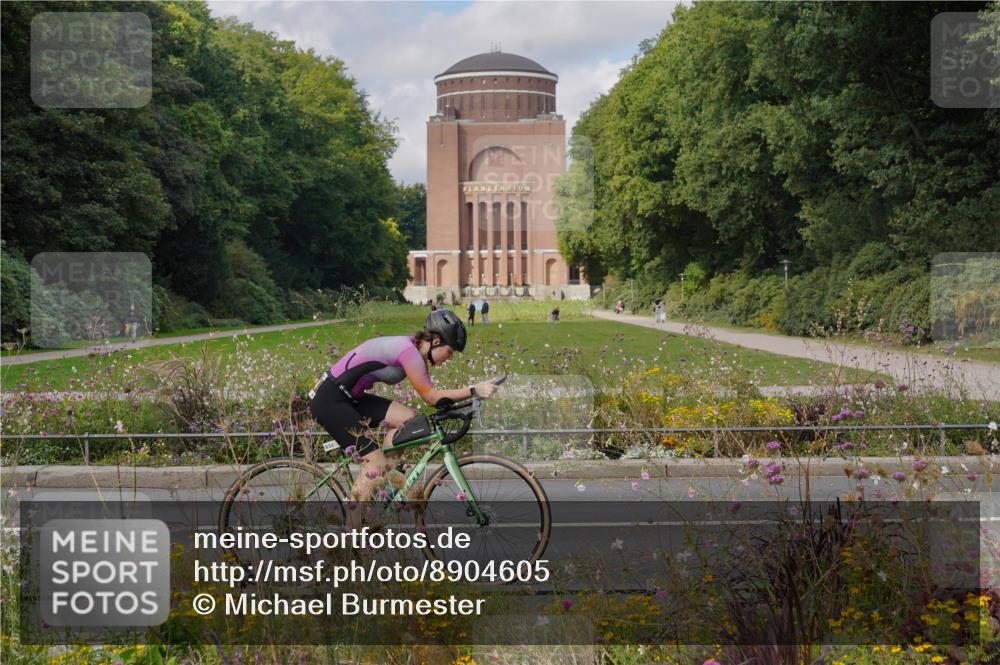 14.09.2025 - Stadtparktriathlon Michael Burmester http://msf.ph/oto/8904605 14.09.2025 11:34:27 Radfahren 902, 926, 934, 935, 969 meine-sportfotos.de