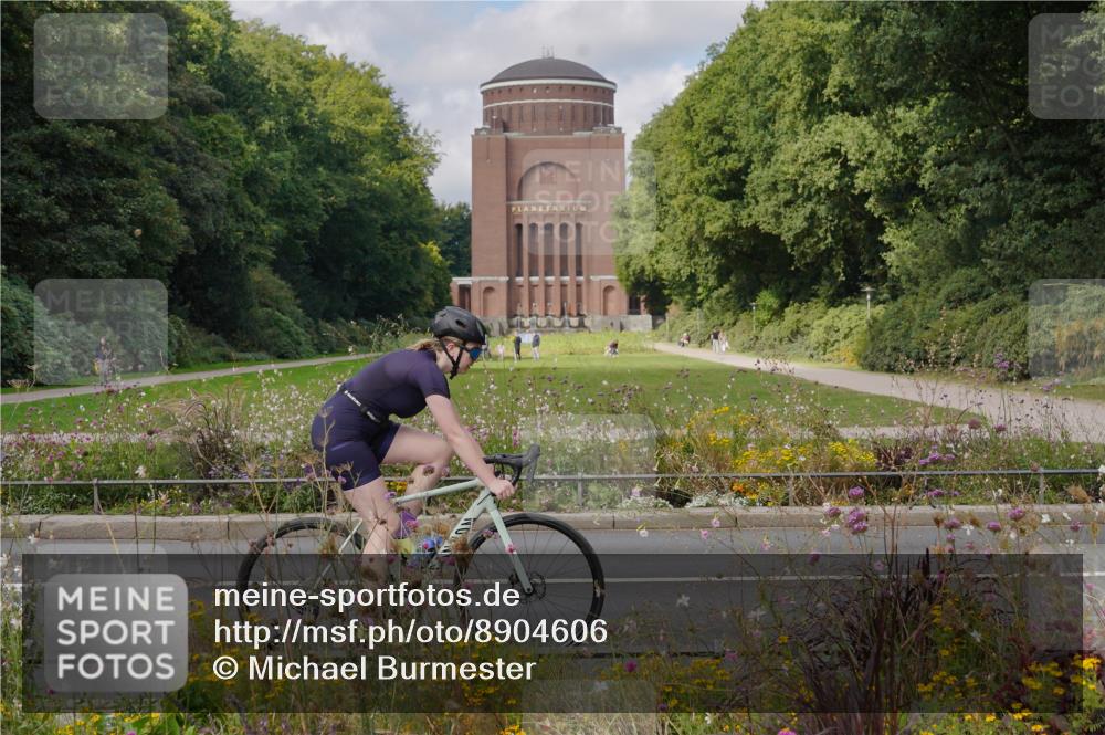14.09.2025 - Stadtparktriathlon Michael Burmester http://msf.ph/oto/8904606 14.09.2025 11:34:33 Radfahren 902, 926, 969, 1035 meine-sportfotos.de
