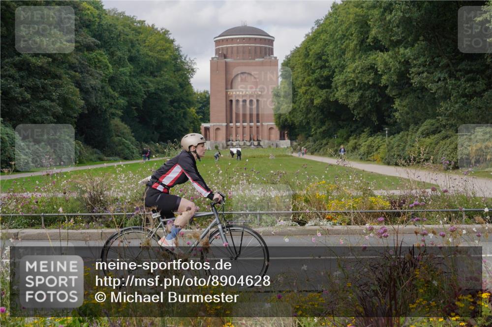 14.09.2025 - Stadtparktriathlon Michael Burmester http://msf.ph/oto/8904628 14.09.2025 11:35:51 Radfahren 837, 995, 996, 1076 meine-sportfotos.de