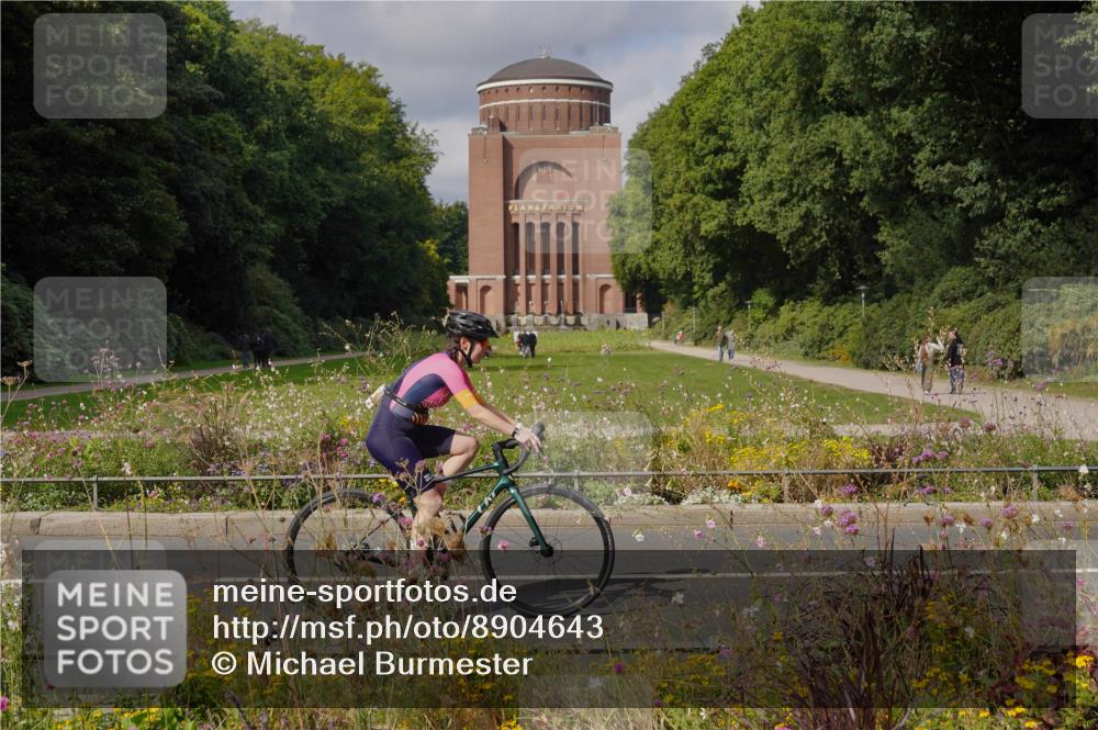 14.09.2025 - Stadtparktriathlon Michael Burmester http://msf.ph/oto/8904643 14.09.2025 11:36:45 Radfahren 916, 938, 973, 982, 989, 1018, 1077, 1083, 1101 meine-sportfotos.de