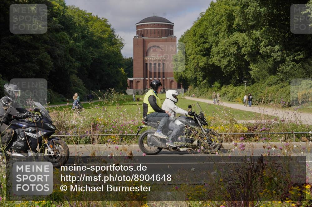 14.09.2025 - Stadtparktriathlon Michael Burmester http://msf.ph/oto/8904648 14.09.2025 11:37:01 Radfahren 854, 975, 1027, 1048 meine-sportfotos.de