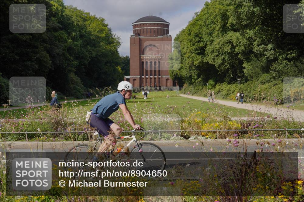 14.09.2025 - Stadtparktriathlon Michael Burmester http://msf.ph/oto/8904650 14.09.2025 11:37:02 Radfahren 854, 975, 1027, 1048 meine-sportfotos.de