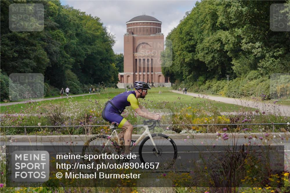 14.09.2025 - Stadtparktriathlon Michael Burmester http://msf.ph/oto/8904657 14.09.2025 11:37:45 Radfahren 981, 984, 1026, 1039, 1043, 1054, 1107 meine-sportfotos.de