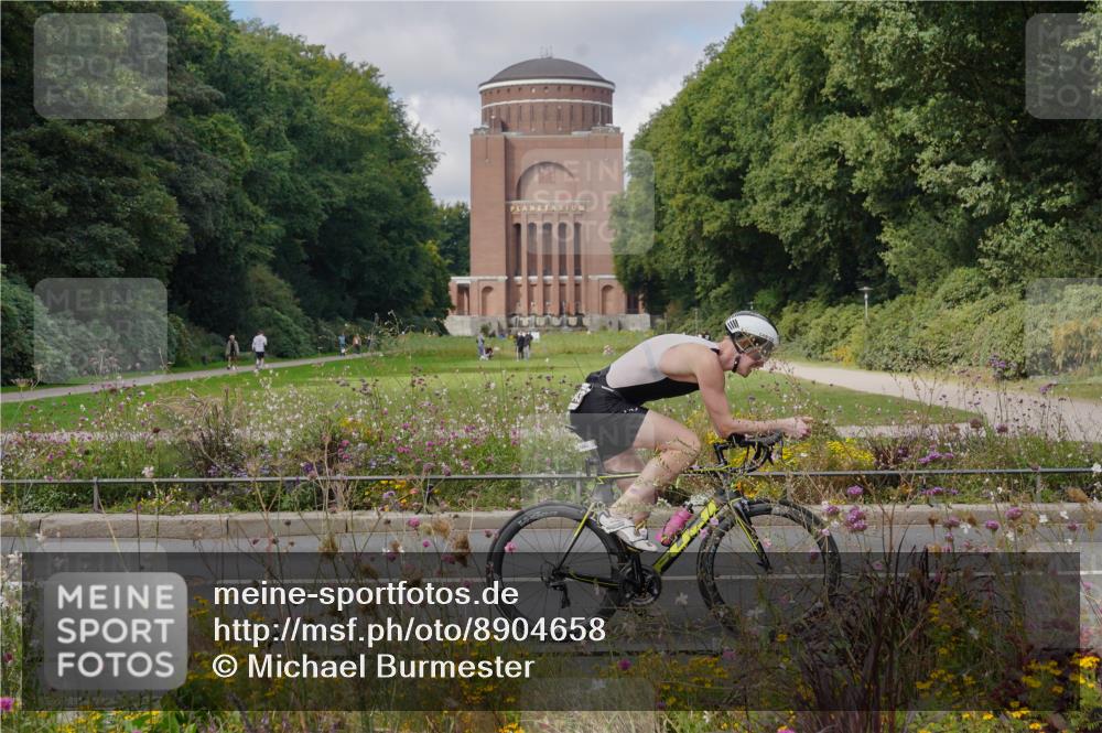 14.09.2025 - Stadtparktriathlon Michael Burmester http://msf.ph/oto/8904658 14.09.2025 11:37:46 Radfahren 981, 984, 1026, 1039, 1043, 1054, 1107 meine-sportfotos.de