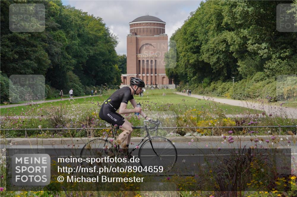 14.09.2025 - Stadtparktriathlon Michael Burmester http://msf.ph/oto/8904659 14.09.2025 11:37:46 Radfahren 981, 984, 1026, 1039, 1043, 1054, 1107 meine-sportfotos.de
