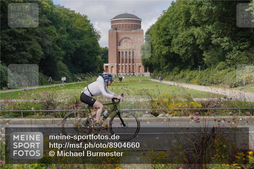 14.09.2025 - Stadtparktriathlon Michael Burmester http://msf.ph/oto/8904660 14.09.2025 11:37:49 Radfahren 981, 984, 1026, 1039, 1043, 1054, 1107 meine-sportfotos.de