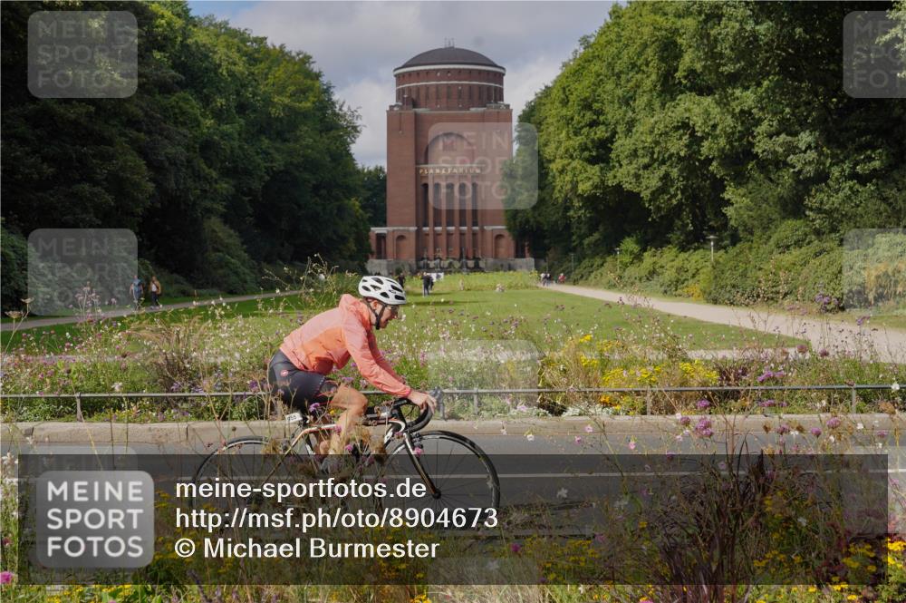14.09.2025 - Stadtparktriathlon Michael Burmester http://msf.ph/oto/8904673 14.09.2025 11:38:33 Radfahren 828, 939, 955, 1078 meine-sportfotos.de