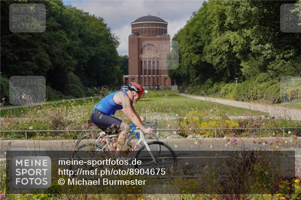 14.09.2025 - Stadtparktriathlon Michael Burmester http://msf.ph/oto/8904675 14.09.2025 11:38:45 Radfahren 855, 943, 1019, 1046, 1047 meine-sportfotos.de