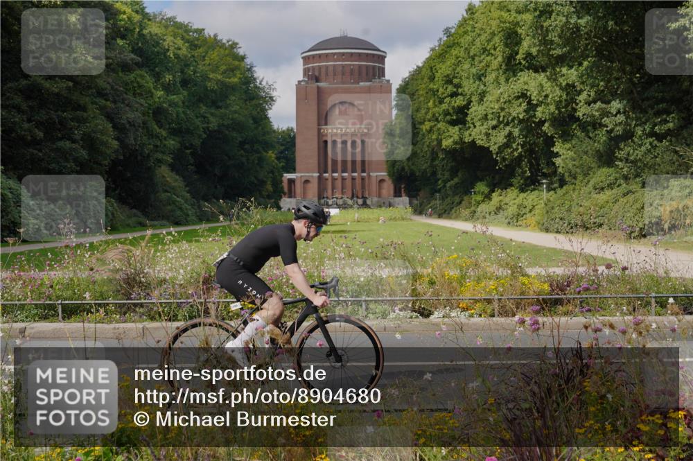 14.09.2025 - Stadtparktriathlon Michael Burmester http://msf.ph/oto/8904680 14.09.2025 11:38:59 Radfahren 998, 1019, 1025, 1086, 1099 meine-sportfotos.de