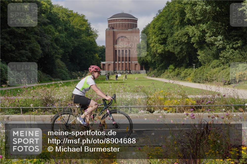 14.09.2025 - Stadtparktriathlon Michael Burmester http://msf.ph/oto/8904688 14.09.2025 11:39:22 Radfahren 927, 960, 1058, 1087, 1091 meine-sportfotos.de