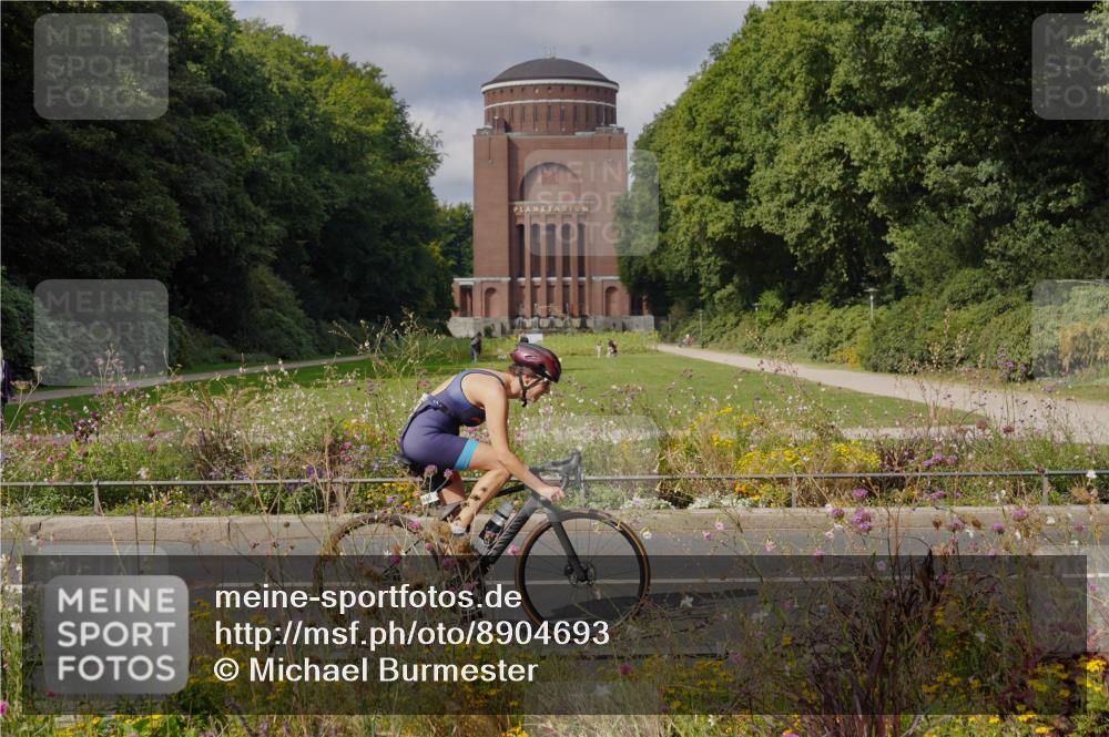 14.09.2025 - Stadtparktriathlon Michael Burmester http://msf.ph/oto/8904693 14.09.2025 11:39:32 Radfahren 940, 960, 1031, 1058, 1073, 1088, 1110, 1120 meine-sportfotos.de