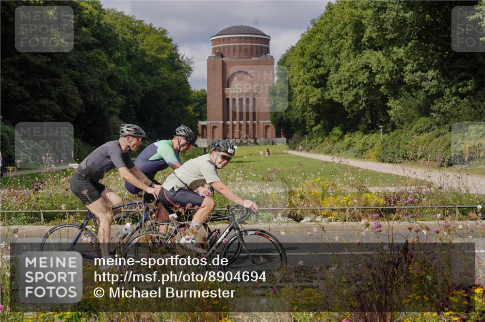 14.09.2025 - Stadtparktriathlon Michael Burmester http://msf.ph/oto/8904694 14.09.2025 11:39:33 Radfahren 940, 1031, 1058, 1073, 1088, 1110, 1120 meine-sportfotos.de