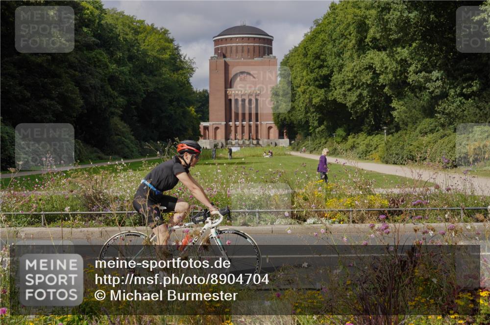 14.09.2025 - Stadtparktriathlon Michael Burmester http://msf.ph/oto/8904704 14.09.2025 11:39:57 Radfahren 822, 929, 945, 957, 964, 1056, 1060, 1067 meine-sportfotos.de