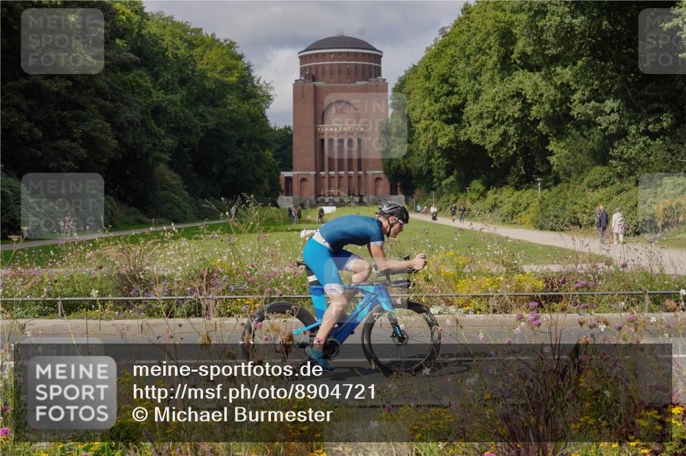 14.09.2025 - Stadtparktriathlon Michael Burmester http://msf.ph/oto/8904721 14.09.2025 11:40:52 Radfahren 948, 958, 978, 1006, 1036, 1071, 1098 meine-sportfotos.de