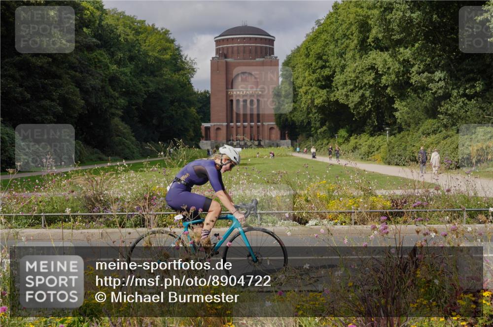 14.09.2025 - Stadtparktriathlon Michael Burmester http://msf.ph/oto/8904722 14.09.2025 11:40:54 Radfahren 958, 978, 1006, 1036, 1071, 1098 meine-sportfotos.de