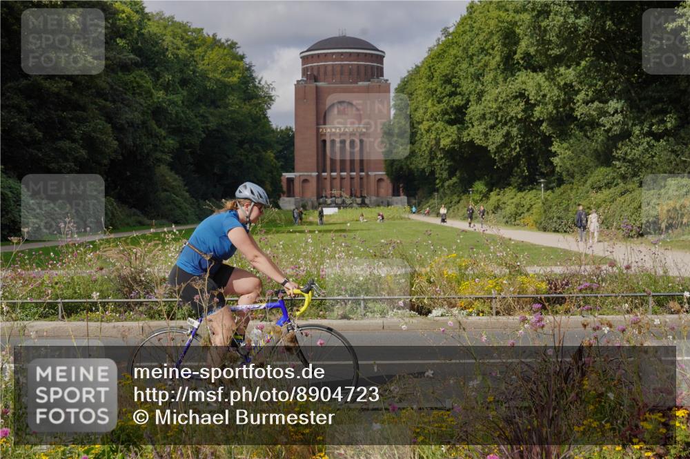 14.09.2025 - Stadtparktriathlon Michael Burmester http://msf.ph/oto/8904723 14.09.2025 11:40:57 Radfahren 958, 978, 992, 1006, 1036, 1071, 1098 meine-sportfotos.de