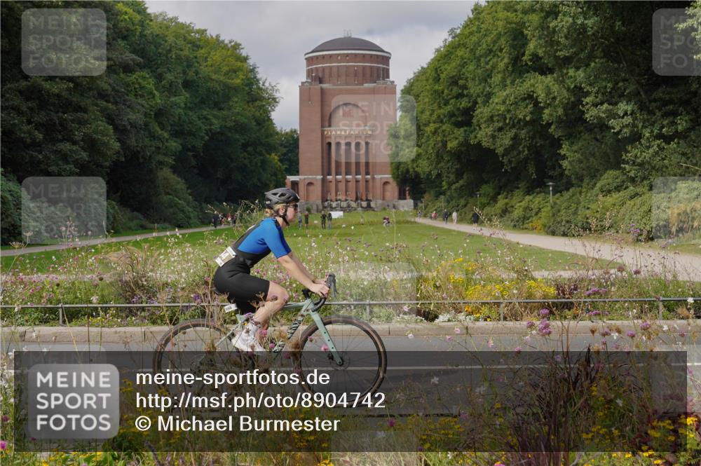 14.09.2025 - Stadtparktriathlon Michael Burmester http://msf.ph/oto/8904742 14.09.2025 11:42:19 Radfahren 934, 935, 962, 969, 979, 994, 1012, 1084 meine-sportfotos.de