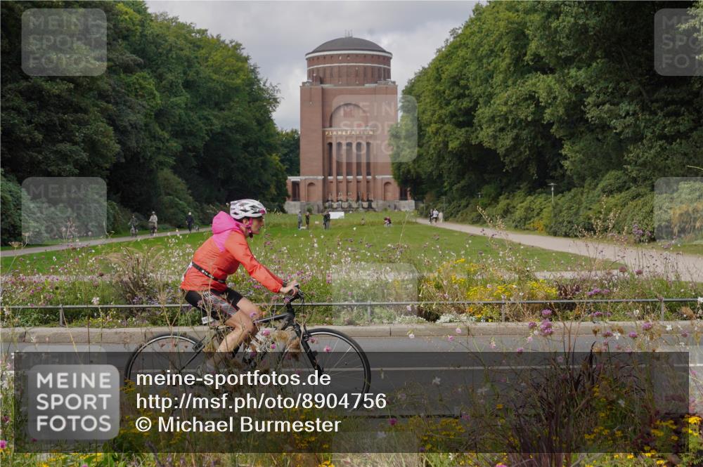 14.09.2025 - Stadtparktriathlon Michael Burmester http://msf.ph/oto/8904756 14.09.2025 11:42:40 Radfahren 993, 997, 1000, 1005, 1017, 1072, 1076, 1092, 1094, 1103, 1113 meine-sportfotos.de