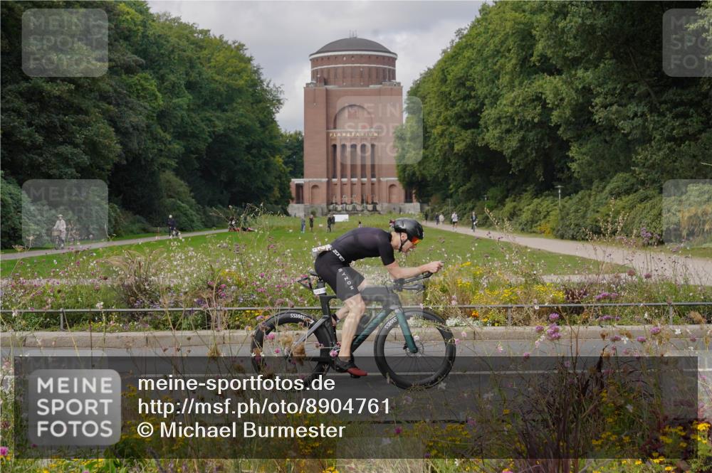 14.09.2025 - Stadtparktriathlon Michael Burmester http://msf.ph/oto/8904761 14.09.2025 11:42:47 Radfahren 824, 926, 990, 1000, 1017, 1072, 1075, 1094, 1103, 1113 meine-sportfotos.de