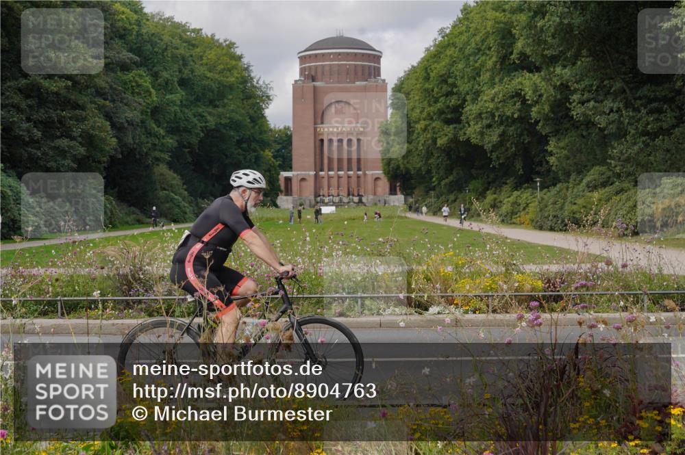 14.09.2025 - Stadtparktriathlon Michael Burmester http://msf.ph/oto/8904763 14.09.2025 11:42:49 Radfahren 824, 926, 990, 1000, 1017, 1029, 1072, 1075, 1094 meine-sportfotos.de