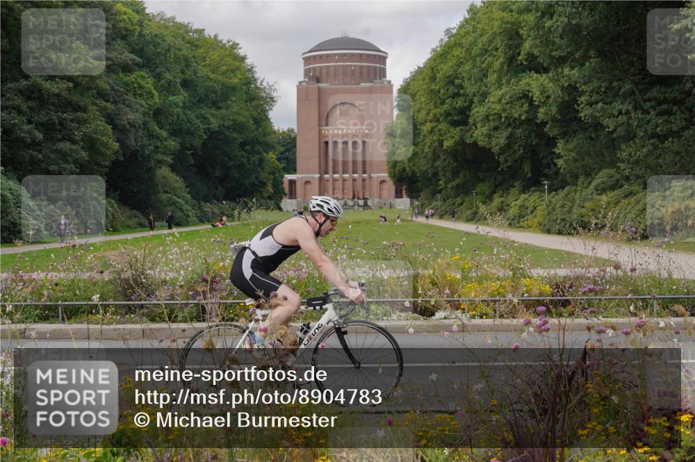 14.09.2025 - Stadtparktriathlon Michael Burmester http://msf.ph/oto/8904783 14.09.2025 11:43:46 Radfahren 932, 1081, 1097, 1112 meine-sportfotos.de