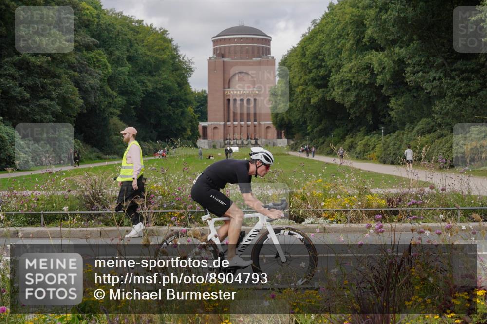 14.09.2025 - Stadtparktriathlon Michael Burmester http://msf.ph/oto/8904793 14.09.2025 11:44:25 Radfahren 931, 973, 1009, 1026, 1040, 1051, 1085 meine-sportfotos.de
