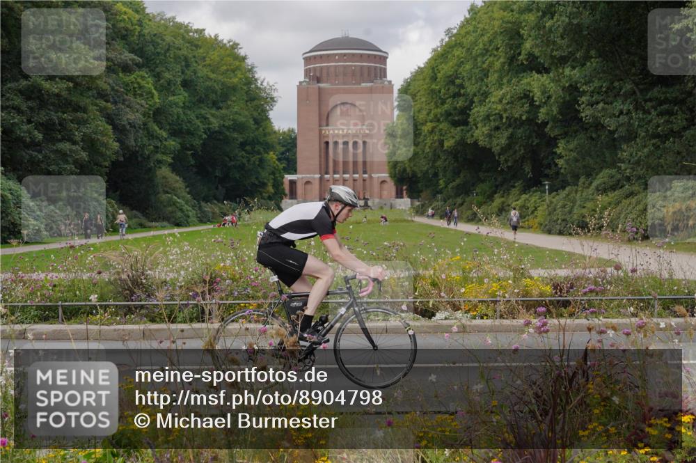 14.09.2025 - Stadtparktriathlon Michael Burmester http://msf.ph/oto/8904798 14.09.2025 11:44:33 Radfahren 931, 938, 944, 973, 982, 989, 1009, 1040, 1051, 1085 meine-sportfotos.de