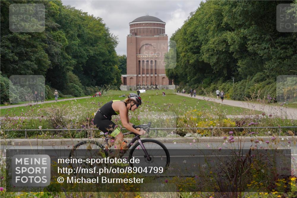 14.09.2025 - Stadtparktriathlon Michael Burmester http://msf.ph/oto/8904799 14.09.2025 11:44:34 Radfahren 931, 938, 944, 973, 982, 989, 995, 1009, 1040, 1051, 1085 meine-sportfotos.de