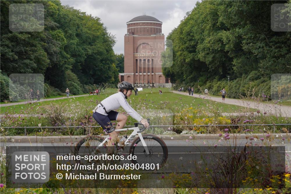14.09.2025 - Stadtparktriathlon Michael Burmester http://msf.ph/oto/8904801 14.09.2025 11:44:37 Radfahren 931, 938, 944, 973, 982, 989, 995, 1043, 1051, 1080 meine-sportfotos.de
