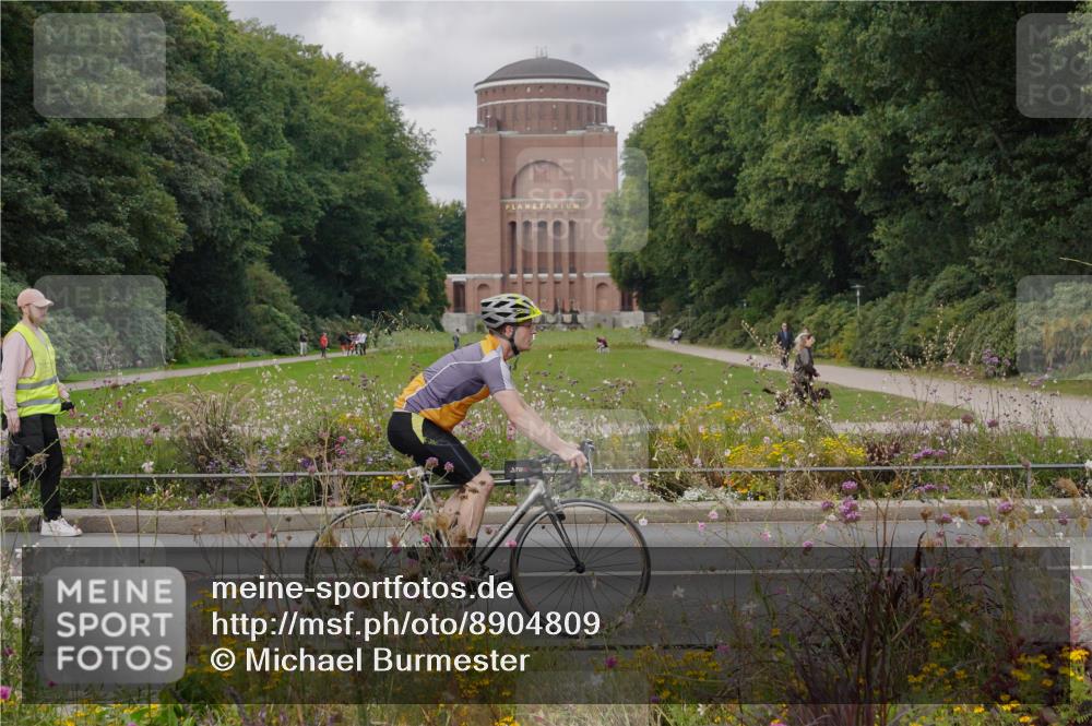 14.09.2025 - Stadtparktriathlon Michael Burmester http://msf.ph/oto/8904809 14.09.2025 11:45:00 Radfahren 987, 1048, 1107 meine-sportfotos.de