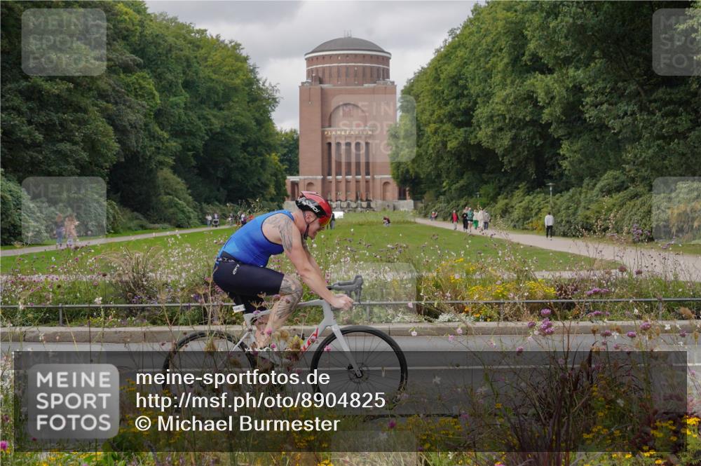 14.09.2025 - Stadtparktriathlon Michael Burmester http://msf.ph/oto/8904825 14.09.2025 11:46:20 Radfahren 943, 1046, 1086, 1099 meine-sportfotos.de
