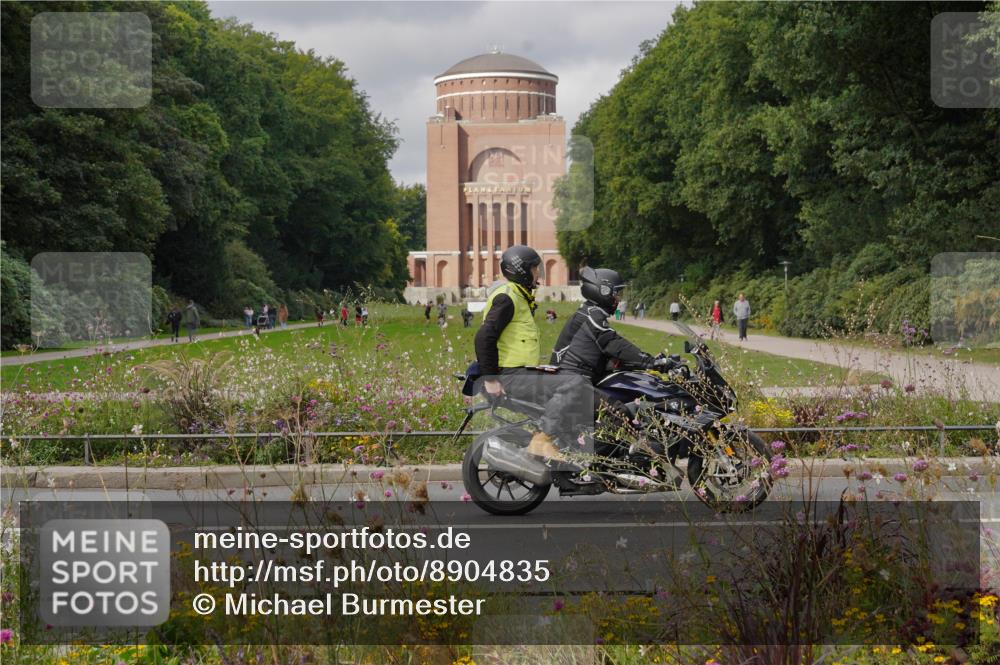 14.09.2025 - Stadtparktriathlon Michael Burmester http://msf.ph/oto/8904835 14.09.2025 11:46:49 Radfahren 984, 1025, 1063, 1087 meine-sportfotos.de