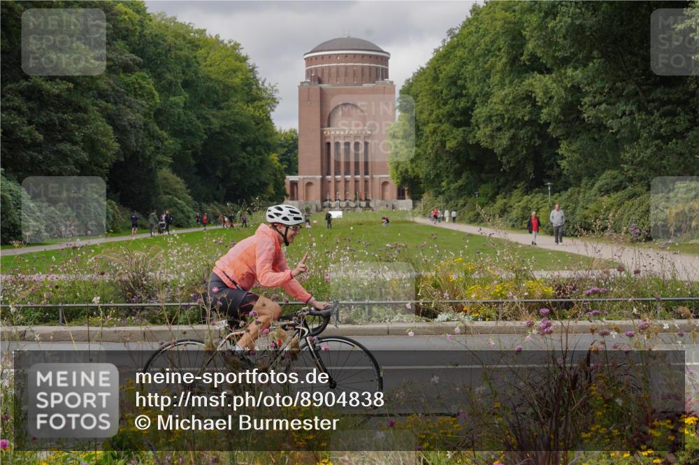 14.09.2025 - Stadtparktriathlon Michael Burmester http://msf.ph/oto/8904838 14.09.2025 11:47:02 Radfahren 937, 940, 955, 1060, 1069, 1073, 1110, 1120 meine-sportfotos.de