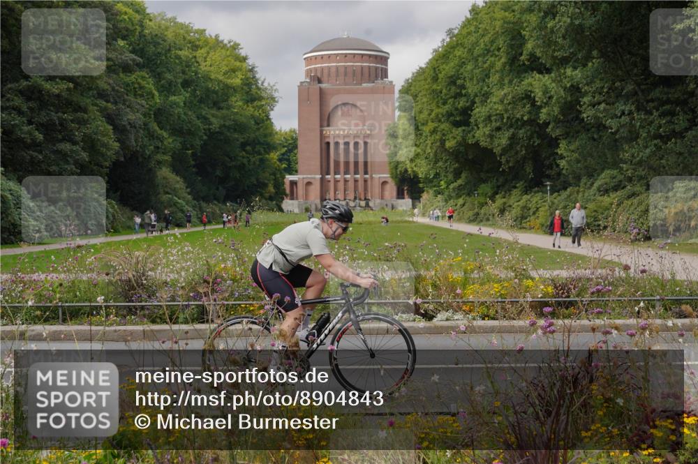 14.09.2025 - Stadtparktriathlon Michael Burmester http://msf.ph/oto/8904843 14.09.2025 11:47:08 Radfahren 937, 940, 998, 1060, 1069, 1073, 1091, 1110, 1120 meine-sportfotos.de